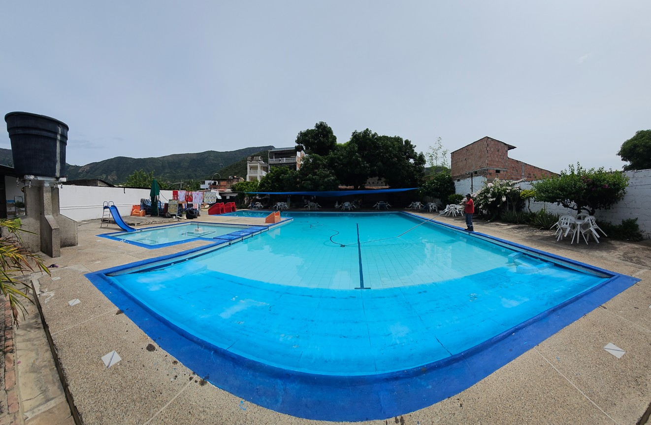Lote Urbano Apulo, piscina